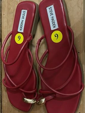 Steve Madden Sandals With Gold With Gold Toe Detail New Without Box